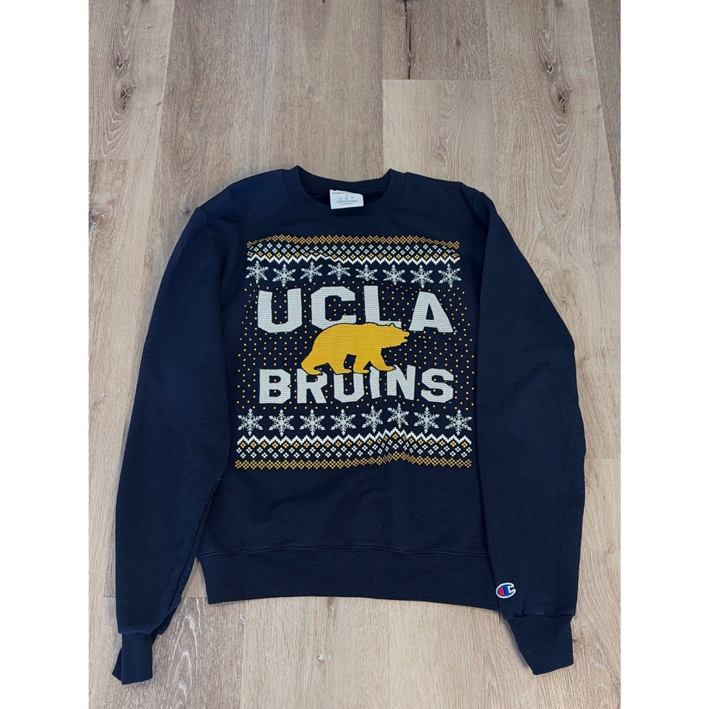 Champion UCLA Bruins Navy Blue Holiday Fair Isle Bear Sweatshirt Small